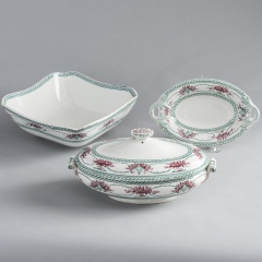 7-7995_Partial-Dinner-Service-by-Wedgwood-in-22Compiégne22-Pattern-4-of-8