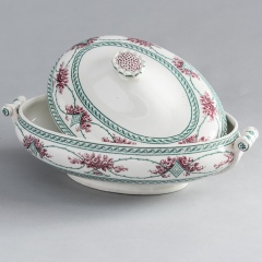 7-7995_Partial-Dinner-Service-by-Wedgwood-in-22Compiégne22-Pattern-5-of-8