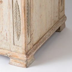 7-8126-Gustavian-Hutch-Cabinet-with-Rönn-Leaf-motif-23