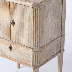 7-8129_Gustavian-Nightstand-with-Fluted-Front-101