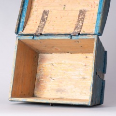 7-8158-Swedish-Travel-box-with-domed-lid-and-blue-paint-C-1820-18