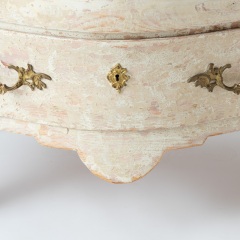 7-8209-A-Swedish-Rococo-Commode-with-Curves-from-Stockholm-C.-1790-16